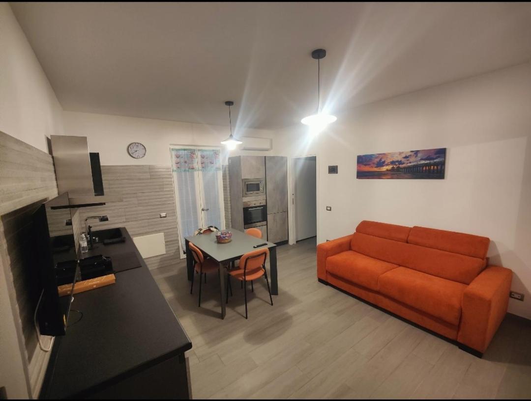 Sunset Beach Фьюмичино Экстерьер фото